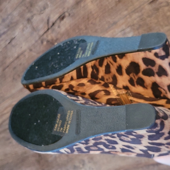 Rampage Leapord Wedge Booties - Picture 3 of 6